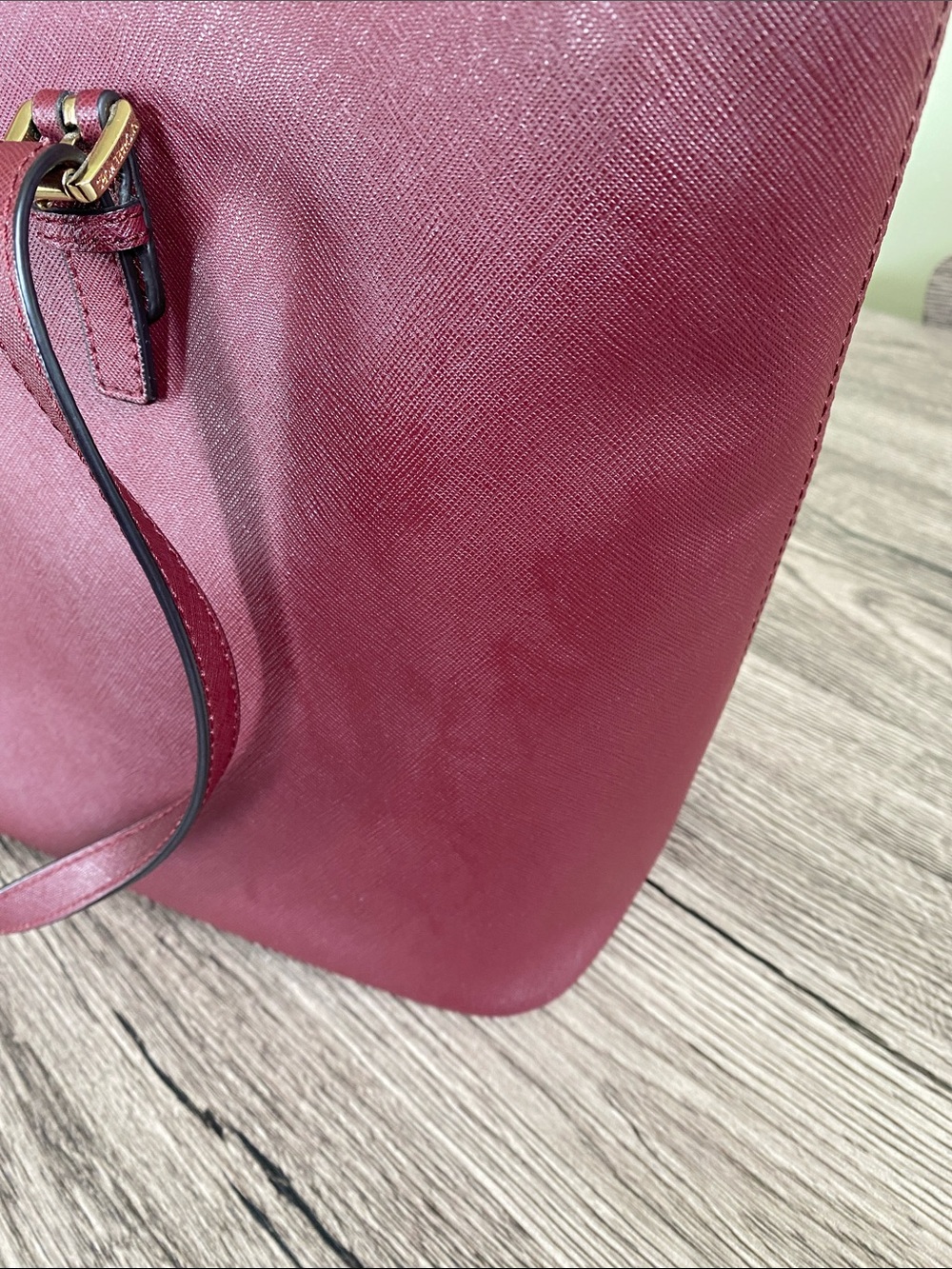 Michael Kors Burgandy Plum Zip Top Tote with Gold Hardware - Picture 14 of 16